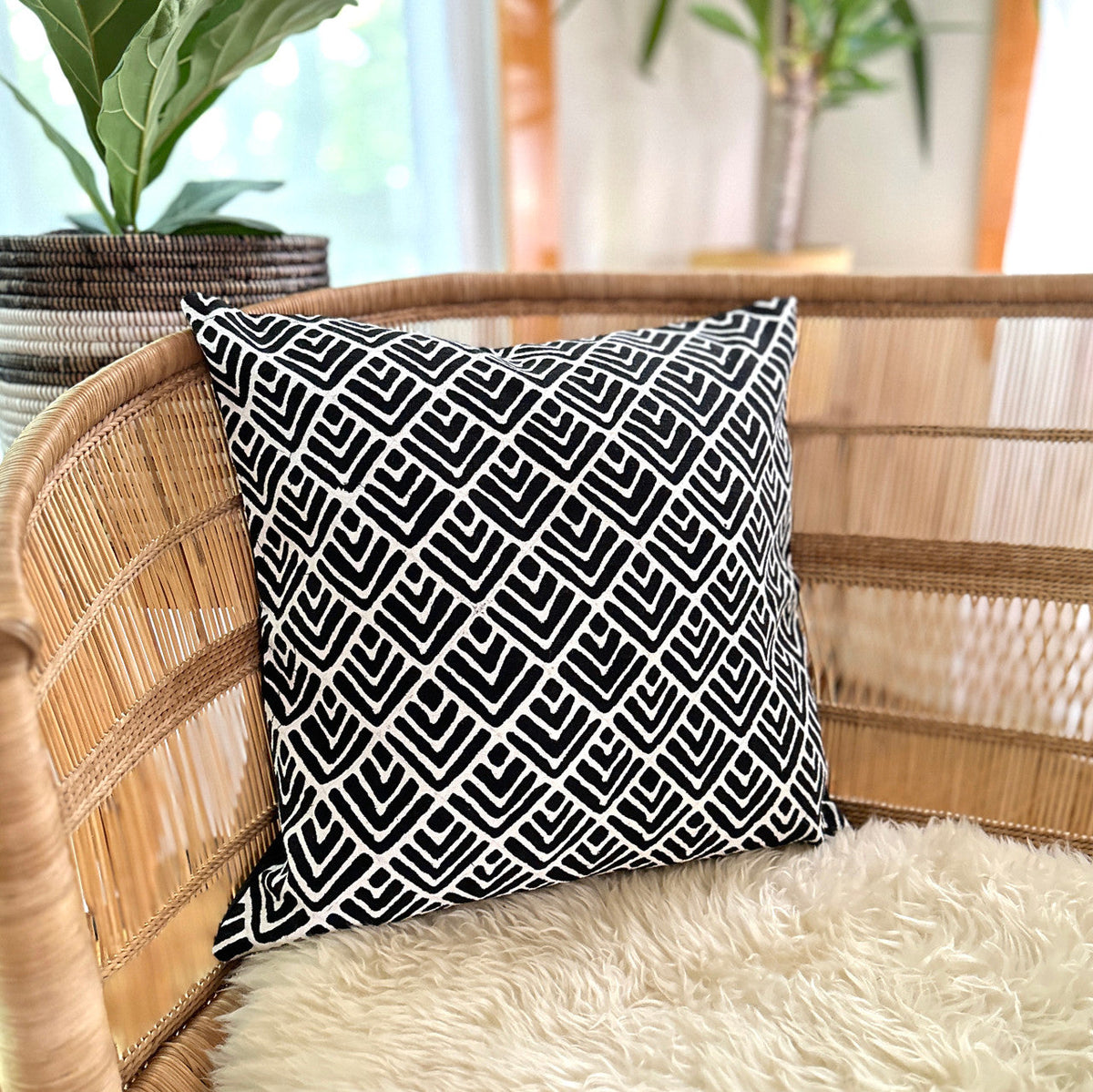 Geo Flowers Black Sadza Pillow Cover Handcrafted in Zimbabwe