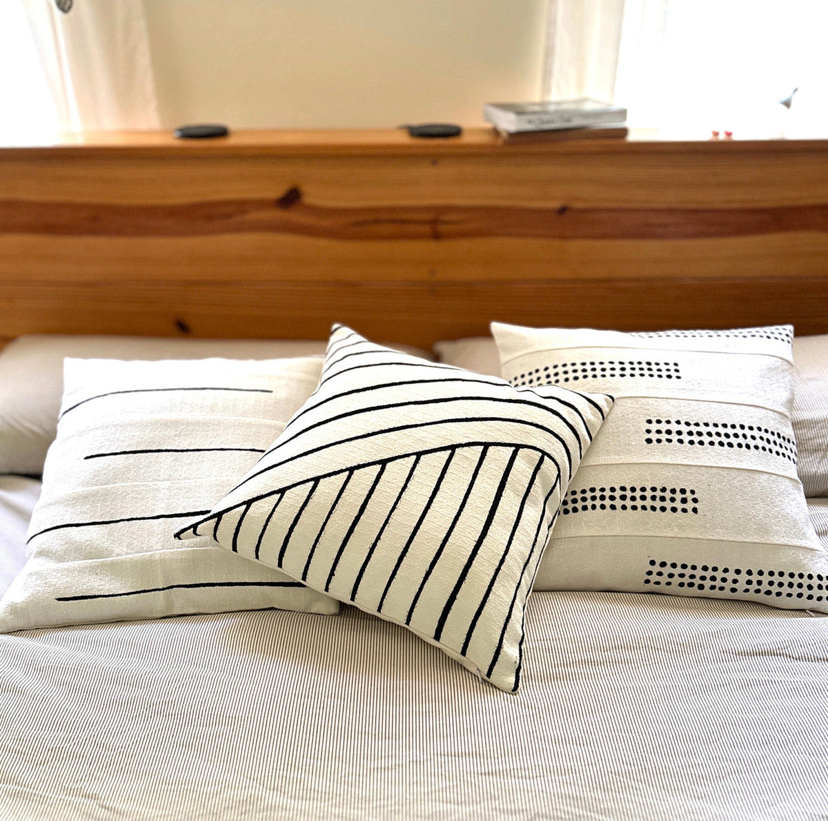 Crossing Lines Sadza Pillow Cover Handcrafted in Zimbabwe